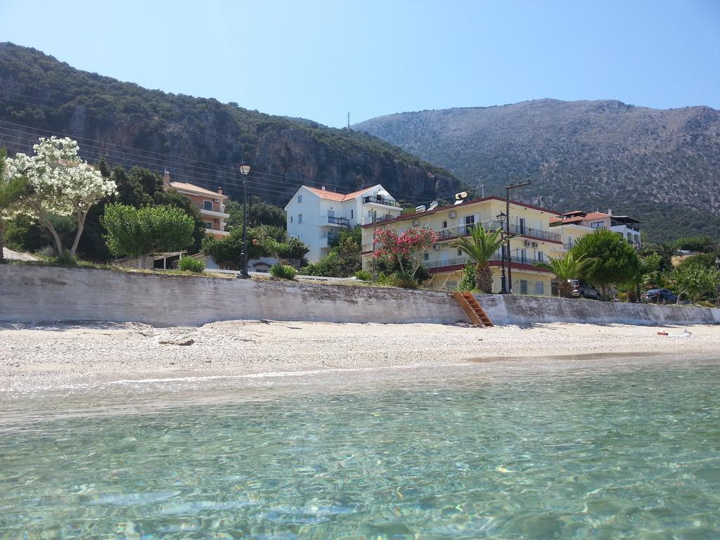 Friderica House Hotel Poros  Exterior photo