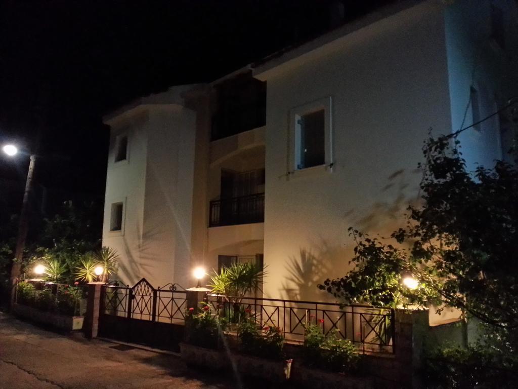 Friderica House Hotel Poros  Exterior photo